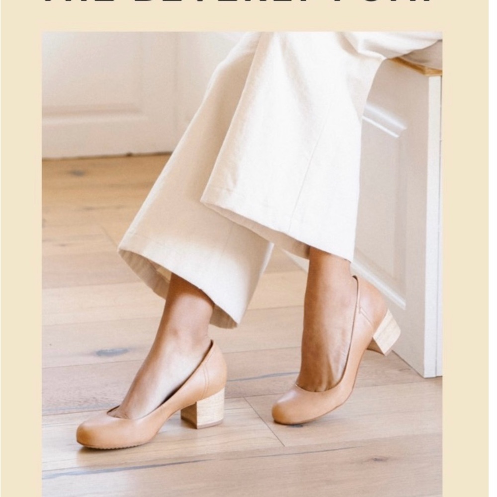 Tom’s Beverly Elegant Tan Block Heel Pumps camel tan colour see pictures.